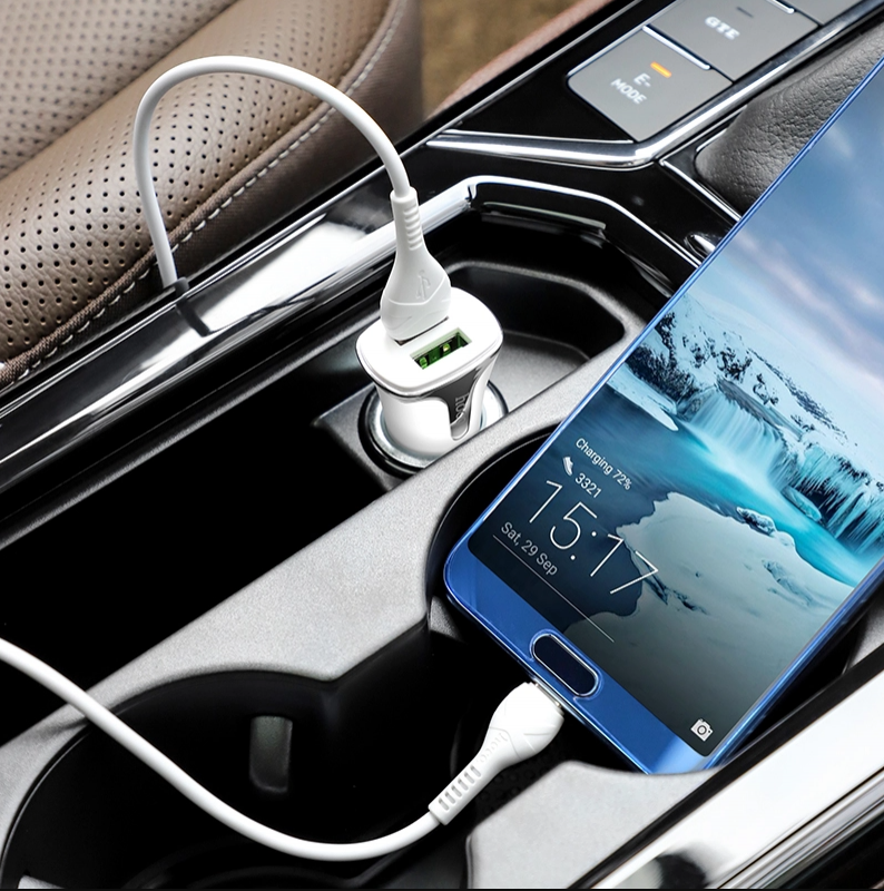 Auto punjac HOCO Z31 QC3.0 2xUSB sa micro USB kablom beli