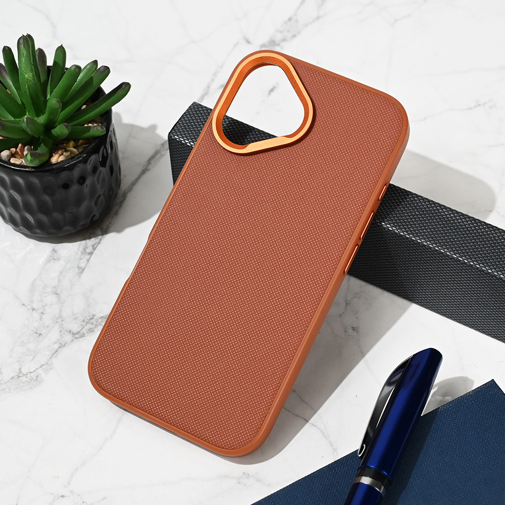 Torbica Urban Case za iPhone 16 6.1 braon