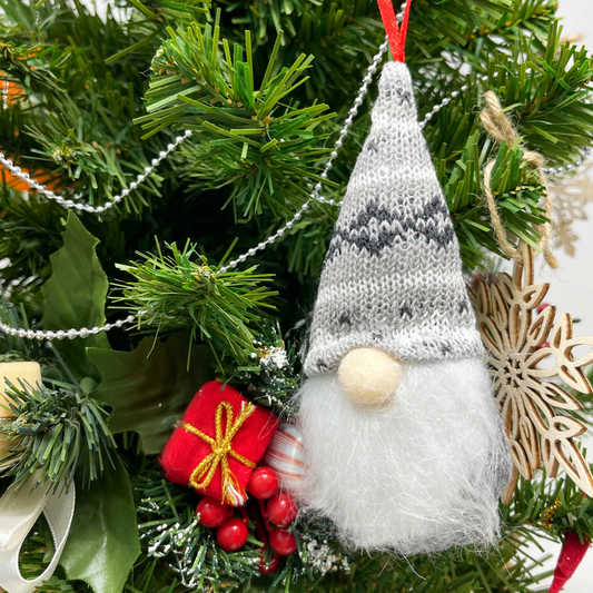 Novogodisnji ukras za jelku vilenjak EL sivi