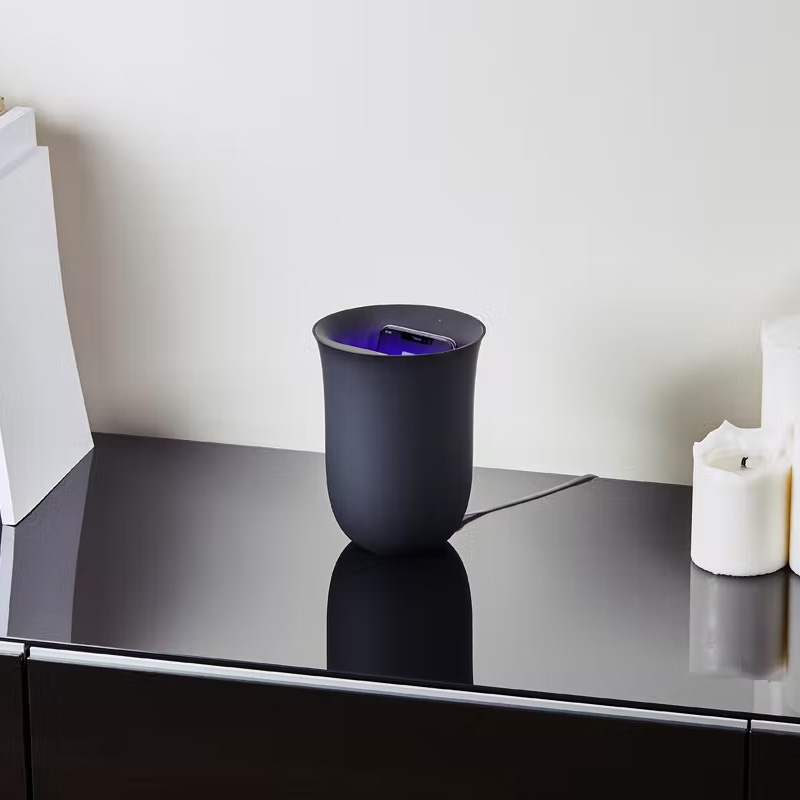 Wireless punjac sa UV zastitom Lexon Oblio LH59N crni