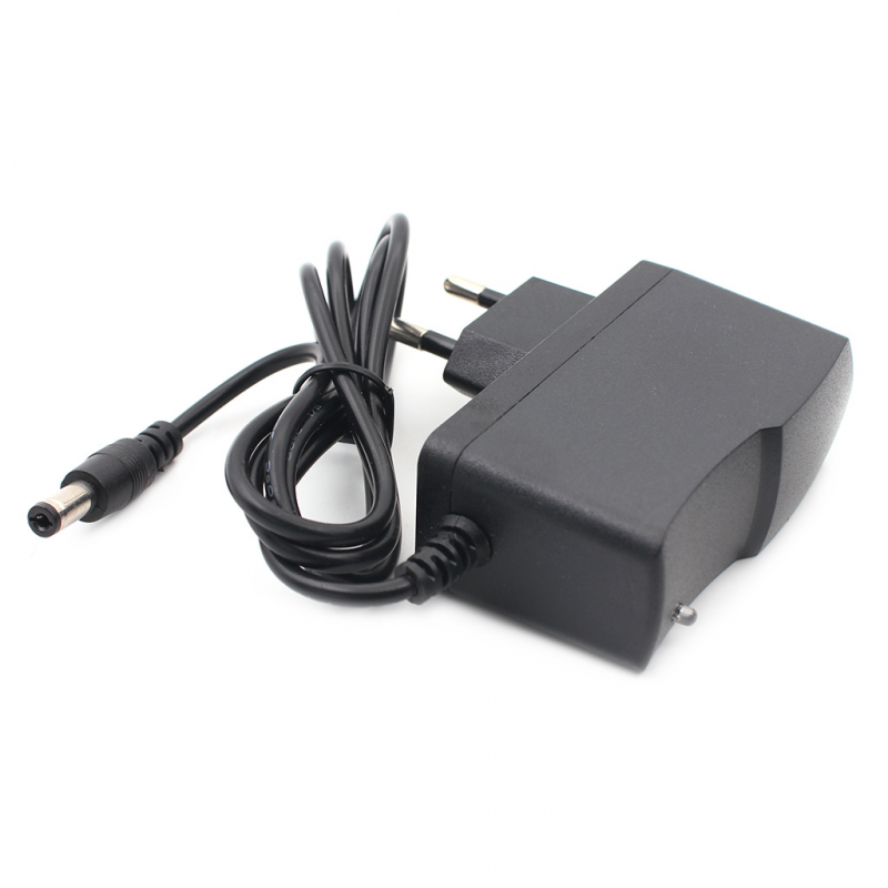 KVM switch 8 PC-a na isti monitor,mis,tastaturu JWD-SP27
