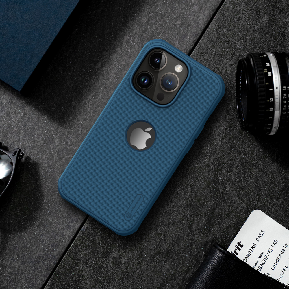 Torbica Nillkin Scrub Pro za iPhone 14 Pro 6.1 plava (sa otvorom za logo)