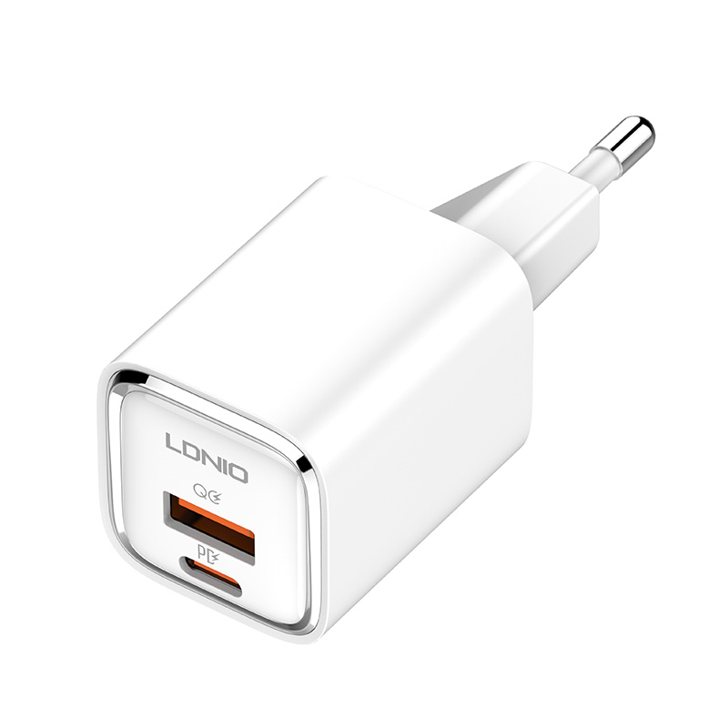 Kucni punjac LDNIO A2317C, 3.6A, QC3.0 18W, PD 30W sa Iphone lightning kablom beli