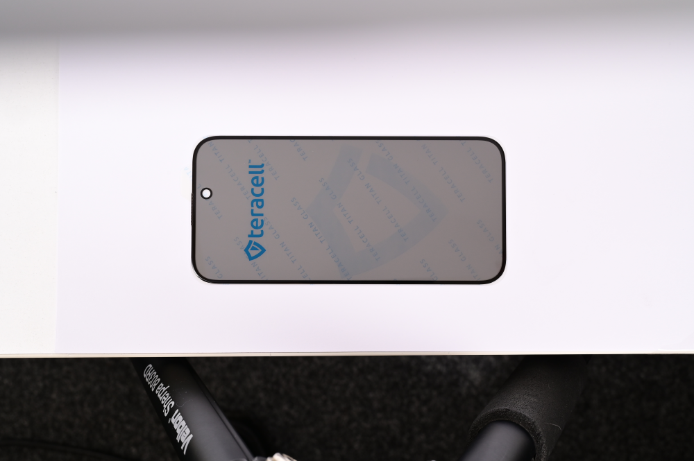 Zastitno staklo Tempered Glass Privacy Teracell Titan 2.5D za iPhone 16 Pro Max 6.9 crni