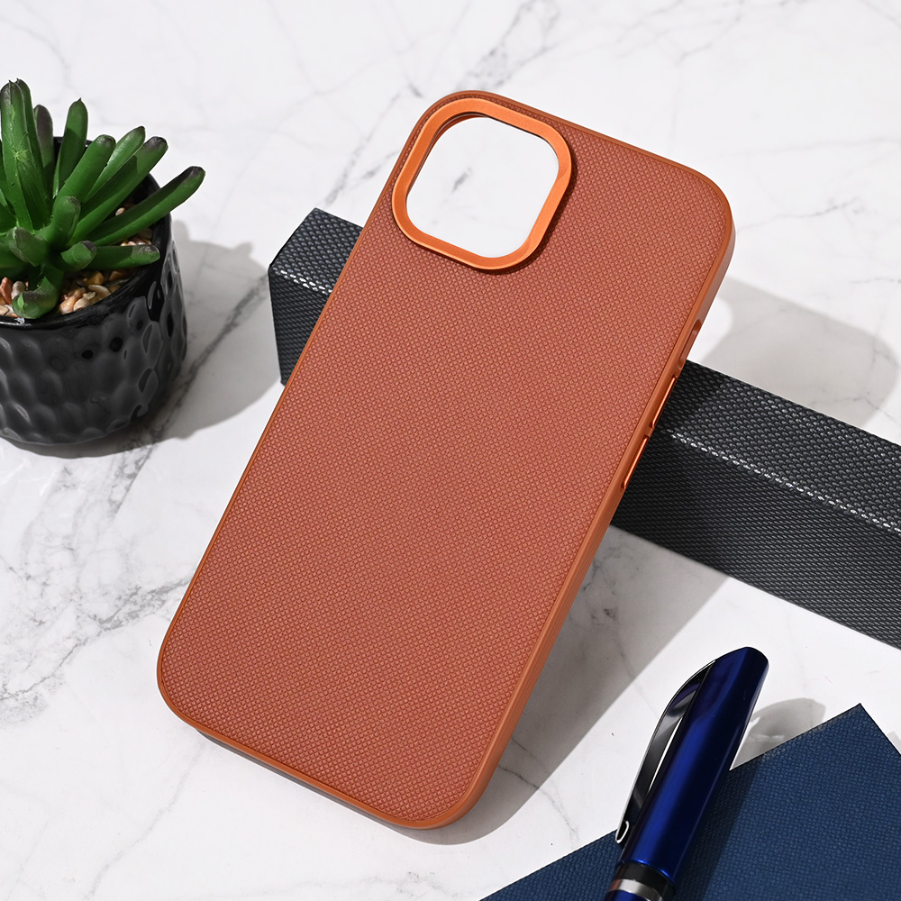 Torbica Urban Case za iPhone 15 6.1 braon