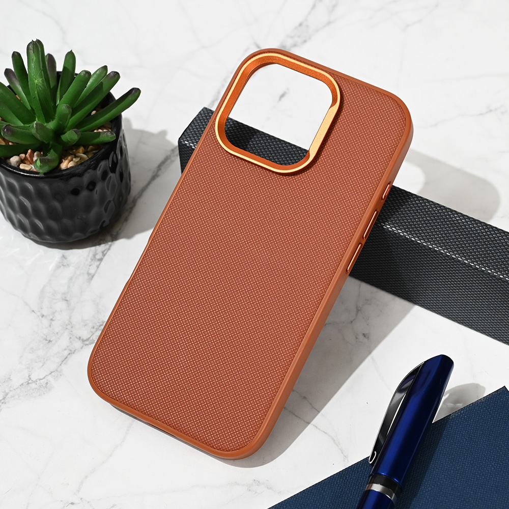 Torbica Urban Case za iPhone 16 Pro 6.3 braon