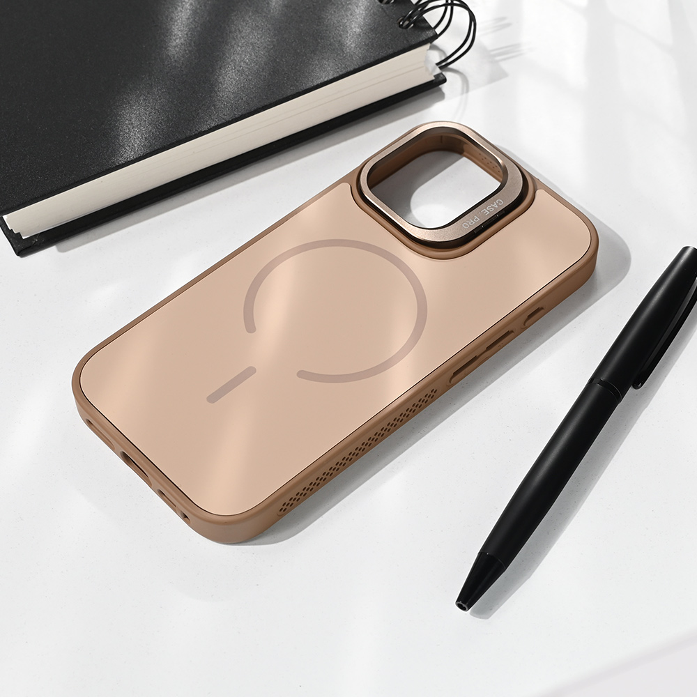 Torbica Magsafe Matte Shield za iPhone 17 6.3 braon