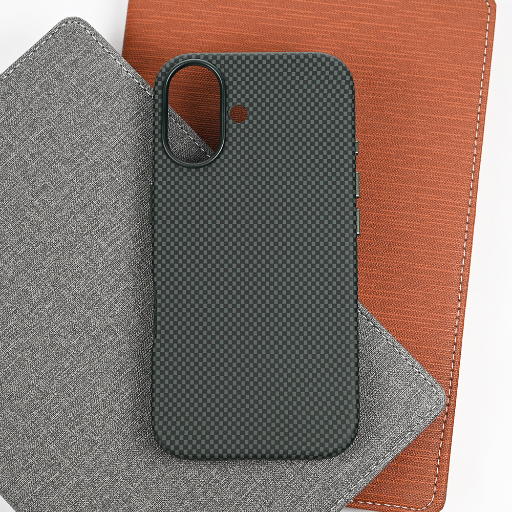 Torbica Magsafe Urban Cube za iPhone 16 6.1 zelena