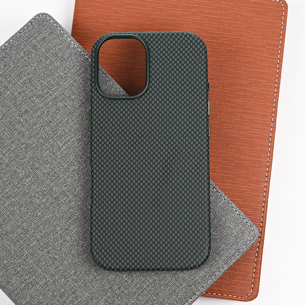 Torbica Magsafe Urban Cube za iPhone 17 6.3 zelena