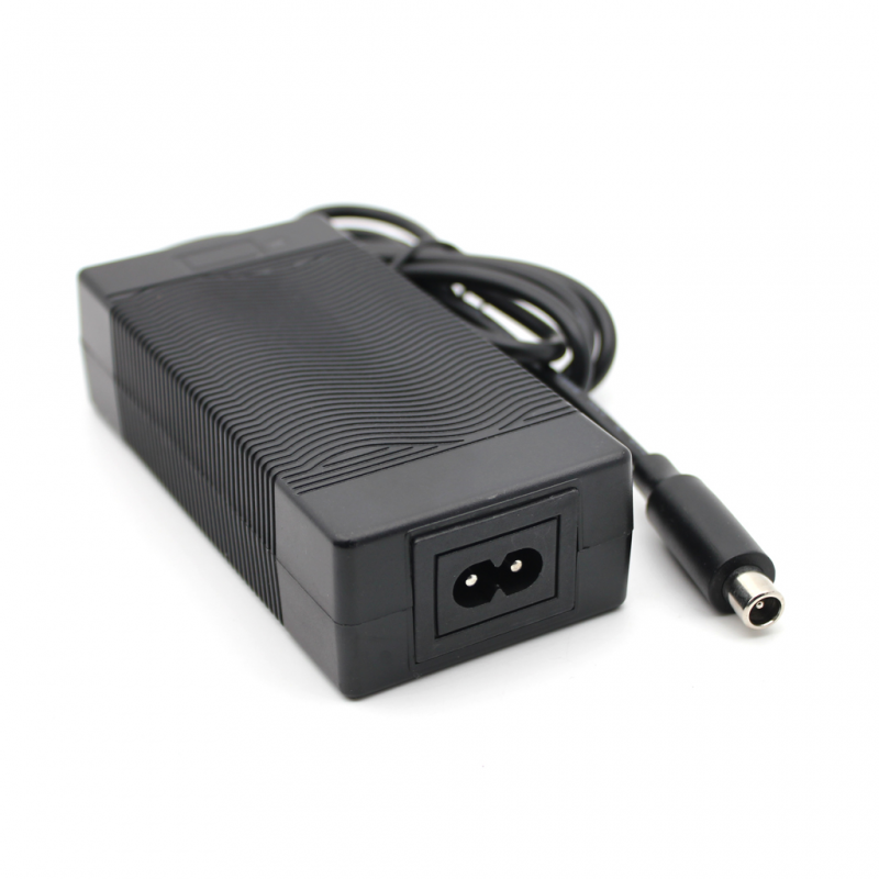 Punjac za elektricni trotinet Xiaomi M365/1s/essential/Pro1/Pro2/mi3 42V 2A