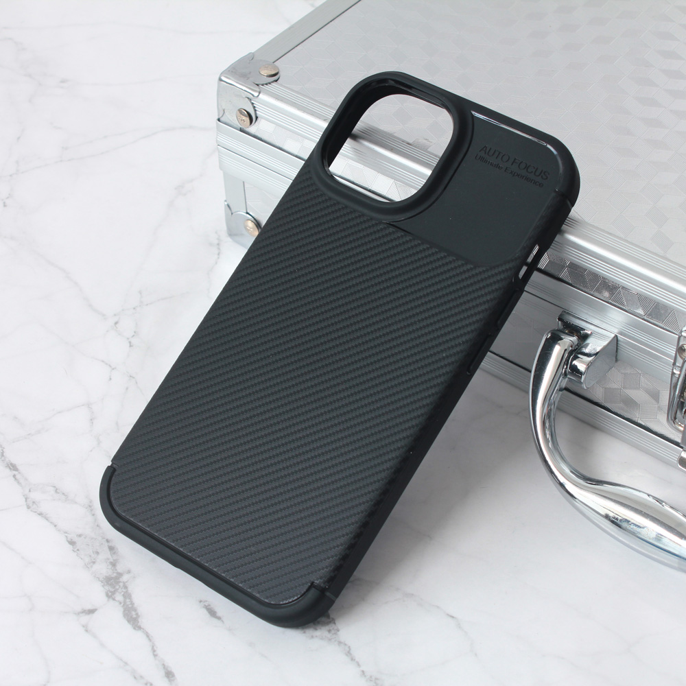 Torbica Defender Carbon za iPhone 15 6.1 crna