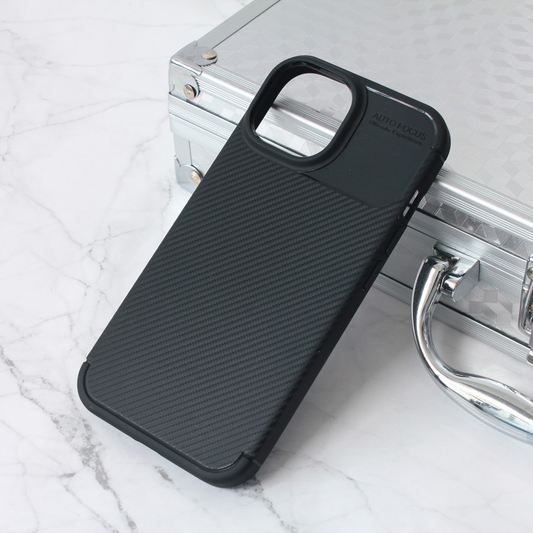 Torbica Defender Carbon za iPhone 15 6.1 crna