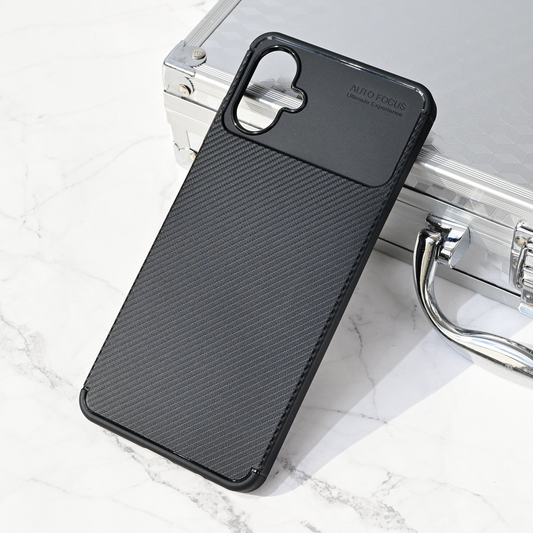 Torbica Defender Carbon za Samsung A065F Galaxy A06 crna