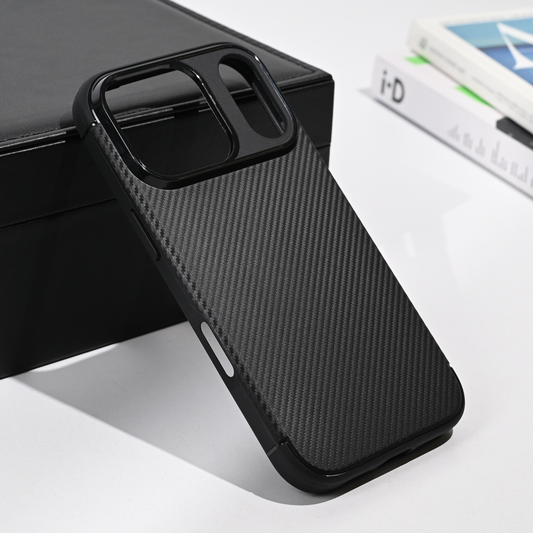 Torbica Defender Carbon za iPhone 17 Pro 6.3 crna